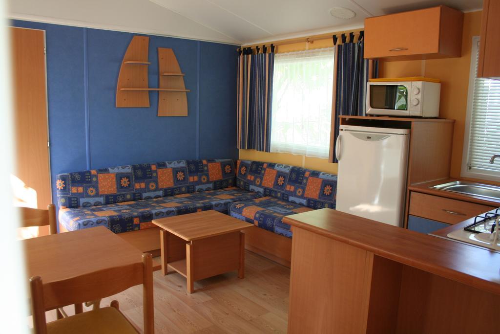 Camping Le Rebau Montblanc Exterior photo