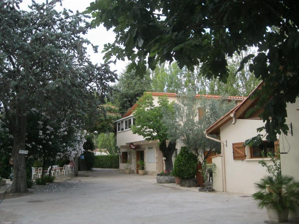 Camping Le Rebau Montblanc Exterior photo